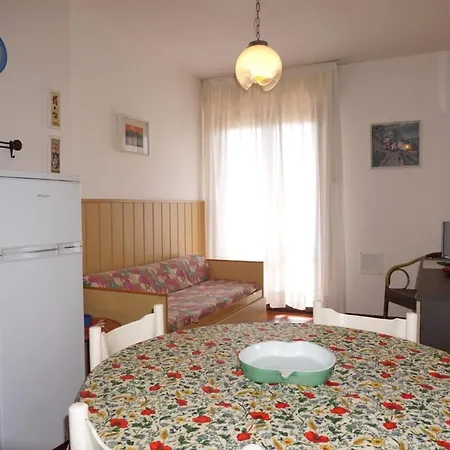 Cozy 1 Bedroom With Shared Pool And Lift Apartman *