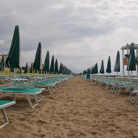 Apartman Cozy 1 Bedroom With Shared Pool And Lift Porto Santa Margherita di Caorle